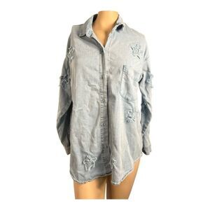 Pink Lily Distressed Star Patch Chambray Button Down Shirt – Size M
